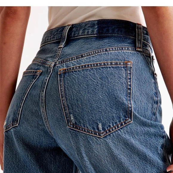 A&F High Rise Loose Jean curve love in size 24 short - Picture 5 of 9